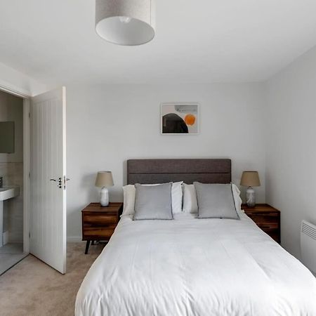 Spacious 1 Bedroom Apartment In A Converted Mill Leeds  Bagian luar foto