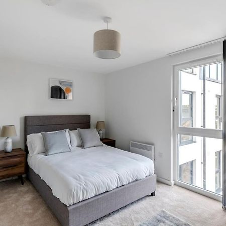Spacious 1 Bedroom Apartment In A Converted Mill Leeds  Bagian luar foto