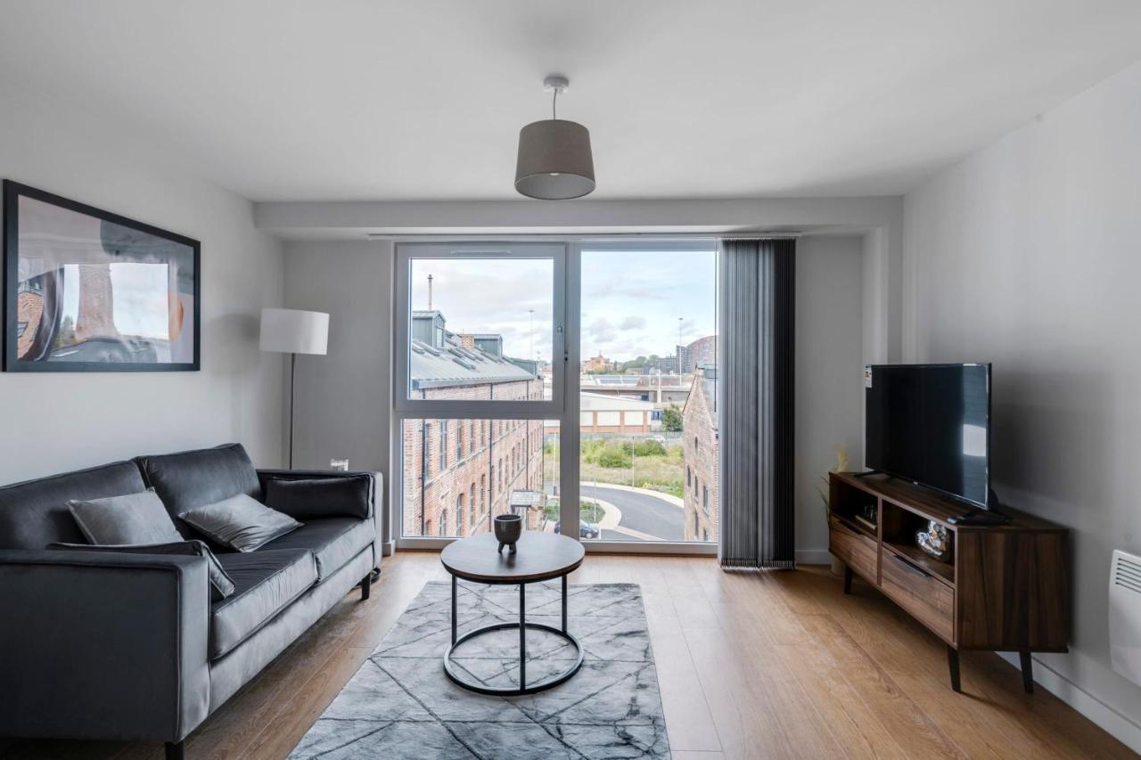 Spacious 1 Bedroom Apartment In A Converted Mill Leeds  Bagian luar foto