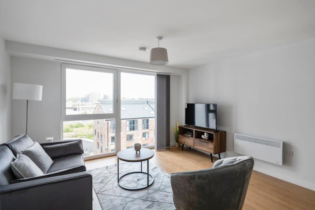 Spacious 1 Bedroom Apartment In A Converted Mill Leeds  Bagian luar foto